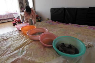 卢氏楼上漏水，住户失联，小区没物管，业主维权难！律师来支招……